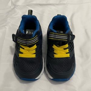 Stride Rite Made2Play Velcro Blue Kids Shoes Size 4M